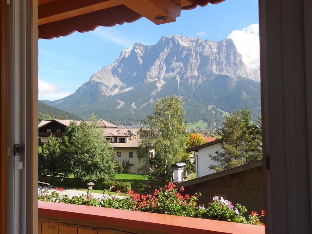 Tirolerhof Hotel Lermoos Quarto foto